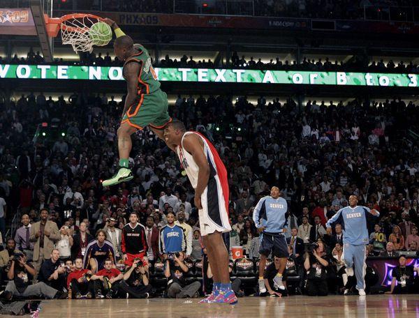  扣篮大赛创意无限，飞行大队竞逐天际