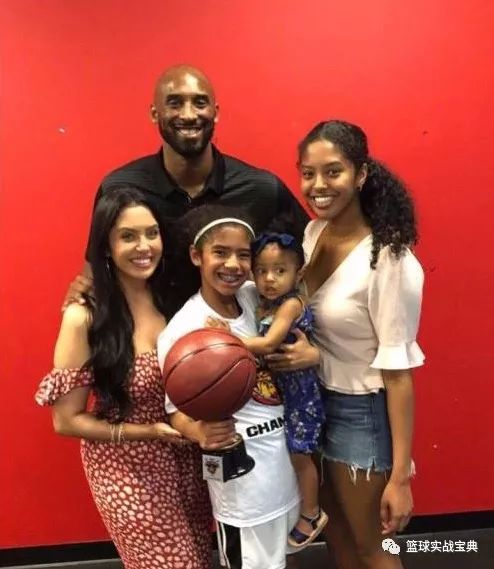  传奇球衣荣耀退役，历史时刻铭刻永恒记忆