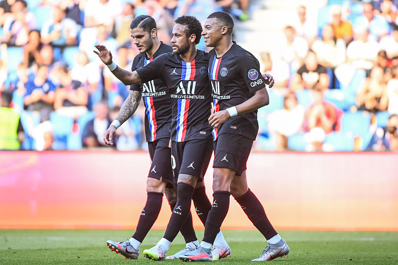  法甲霸主稳固领跑，升降级悬念持续升温