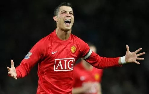 英超豪门曼联官宣新帅,球迷期待重塑辉煌