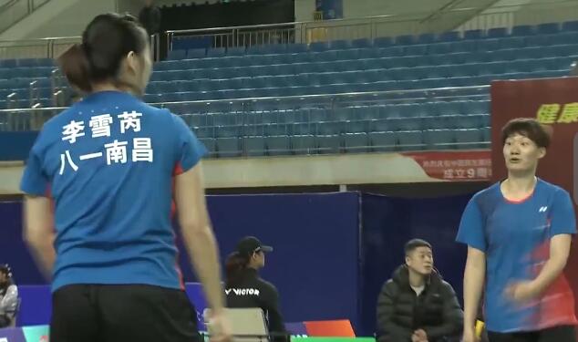  网坛情侣档同场竞技，爱情与事业双丰收